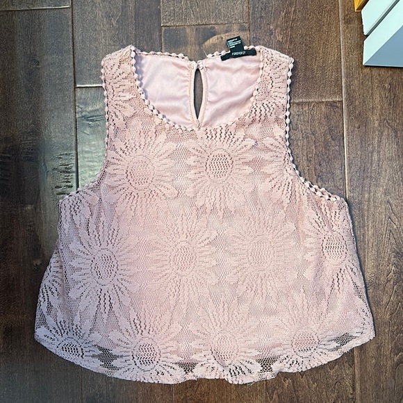 Cute lace detail tank top - Picture 1 of 5